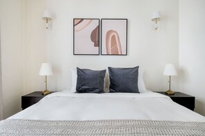 1 chambre, fer et planche à repasser, Wi-Fi, draps fournis