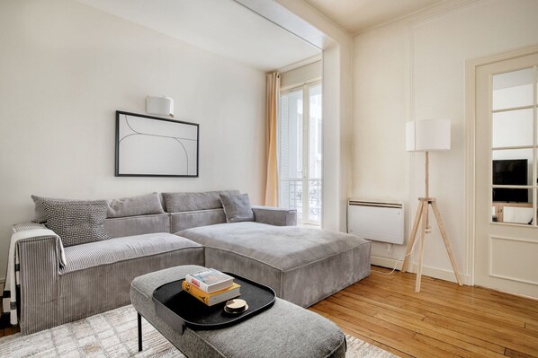 Télévision, chaîne hi-fi