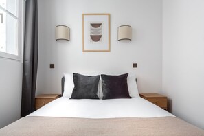 1 bedroom, iron/ironing board, WiFi, bed sheets - Blueground | Saint-Honoré, nr opera (Paris)