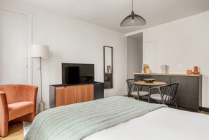 1 chambre, fer et planche à repasser, Wi-Fi, draps fournis