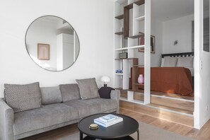 Ferros/tábuas de passar roupa, Wi-Fi, roupa de cama