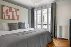 3 chambres, fer et planche à repasser, Wi-Fi, draps fournis