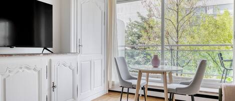 テレビ、ステレオ