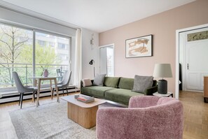 Télévision, chaîne hi-fi