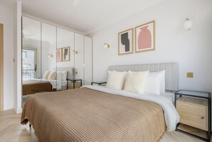 2 habitaciones, tabla de planchar con plancha, wifi y ropa de cama 