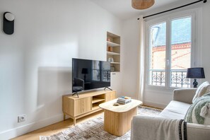 TV, stereo - Blueground | Javel, elevator, fully furnished (Paris)