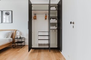 3 chambres, fer et planche à repasser, Wi-Fi, draps fournis