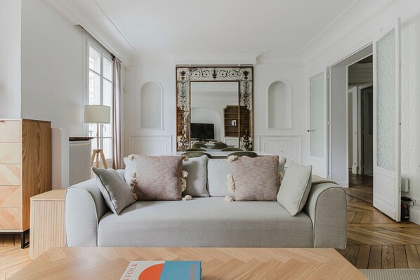 TV, stereo - Blueground | Passy, mear shopping & dining (Paris)