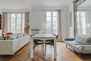 TV, stereo - Blueground | Passy, mear shopping & dining (Paris)