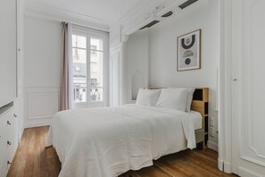 2 bedrooms, iron/ironing board, WiFi, bed sheets - Blueground | Passy, mear shopping & dining (Paris)