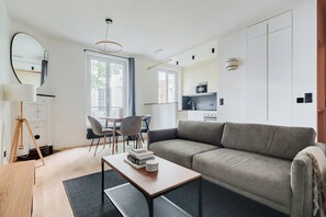 Fernseher, Stereoanlage