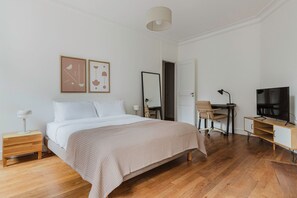 4 chambres, fer et planche à repasser, Wi-Fi, draps fournis