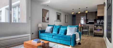 Fernseher, Stereoanlage