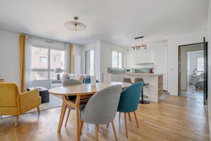 Interior - Blueground | Gibauderie, balcony, nr station (Paris)