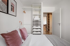 2 chambres, fer et planche à repasser, Wi-Fi, draps fournis