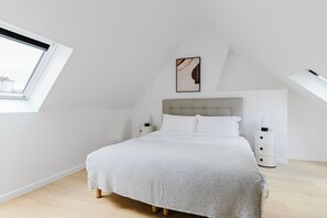1 bedroom, iron/ironing board, WiFi, bed sheets - Blueground | Les Halles, close to Eiffel Tower (Paris)