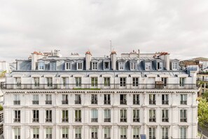 Exterior - Blueground | Les Halles, close to Eiffel Tower (Paris)