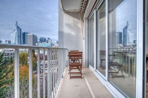 Property grounds - Blueground | Pont de Neuilly, balcony, nr shops (Paris)