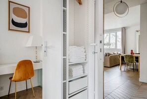 Interior - Blueground | Auteuil, near park & tennis courts (Paris)