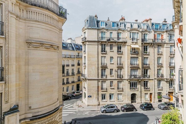 Exterior - Blueground | Passy, furnished & equipped (Paris)