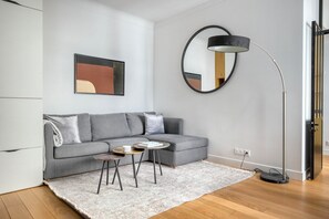 TV, stereo - Blueground | Porte Dauphine, near shops & food (Paris)