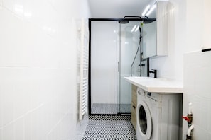 Hair dryer, towels