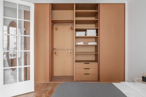 1 室のベッドルーム、アイロン / アイロン台、WiFi、ベッドシーツ