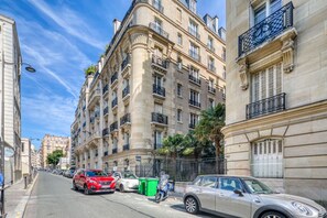 Exterior - Blueground | Passy, furnished + kitchen (Paris)
