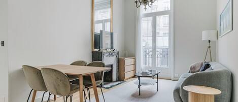 Fernseher, Stereoanlage