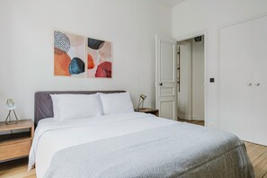 2 quartos, ferros/tábuas de passar roupa, Wi-Fi, roupa de cama