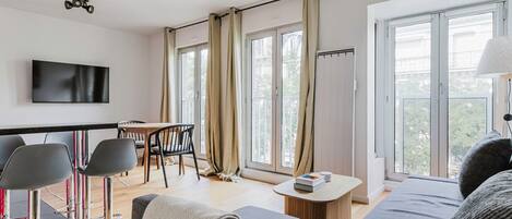 Fernseher, Stereoanlage