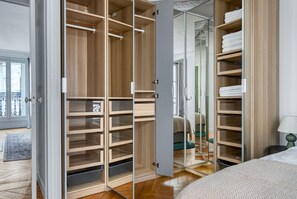 3 chambres, fer et planche à repasser, Wi-Fi, draps fournis