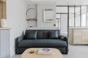 Télévision, chaîne hi-fi