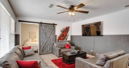 Harmony Home - 4/2 sleeps 11, 1 mile to Texas Tech