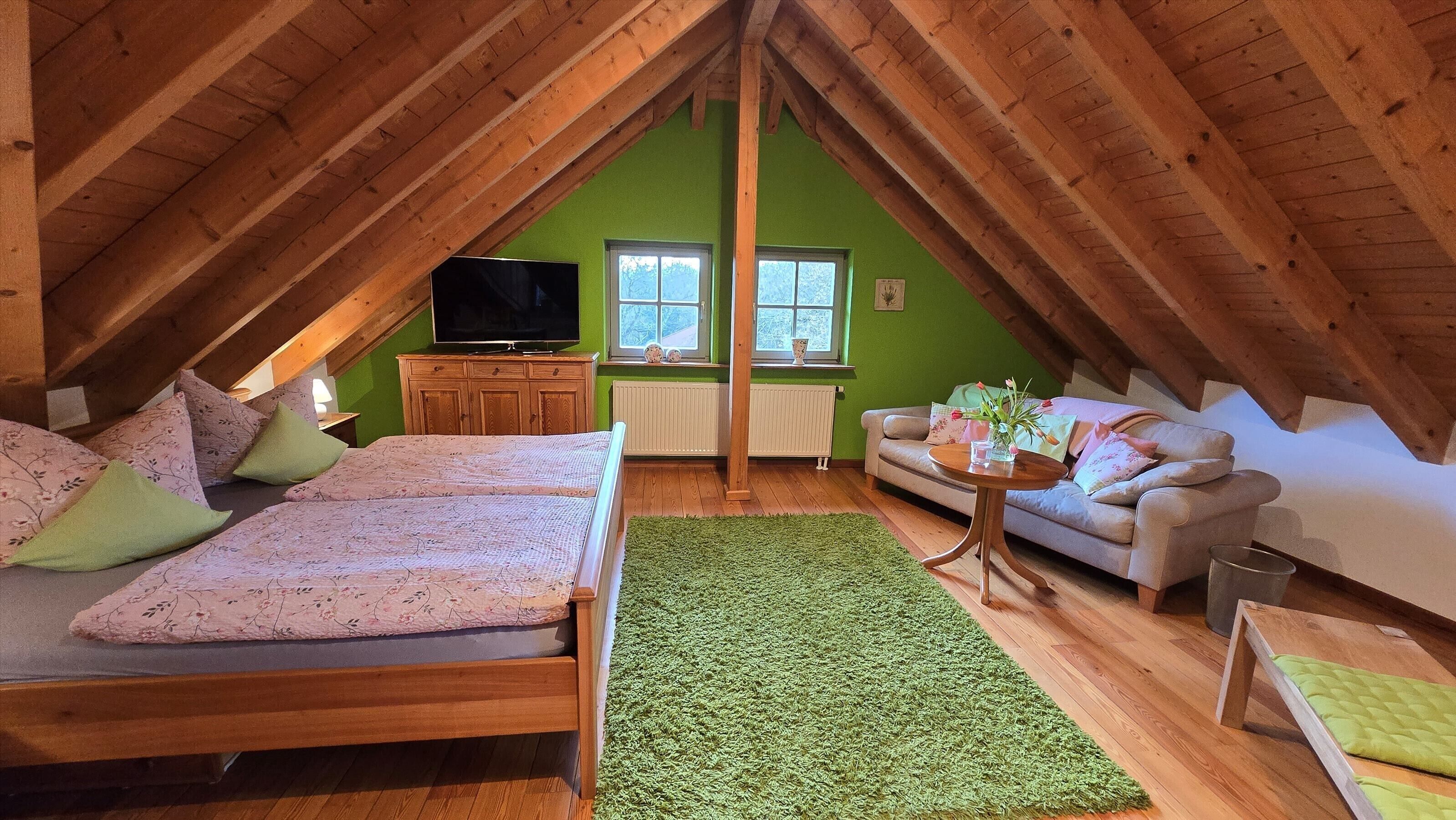 Ferienwohnung-Wohn- und Schlazimmer