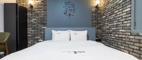 Superior Queen Room - Air Dresser + 1 PC + King Bed | Premium bedding, blackout curtains, soundproofing, free WiFi
