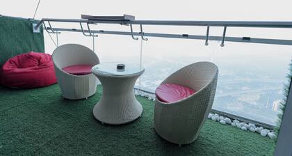 37th Floor | Lux Paradise By Aurum