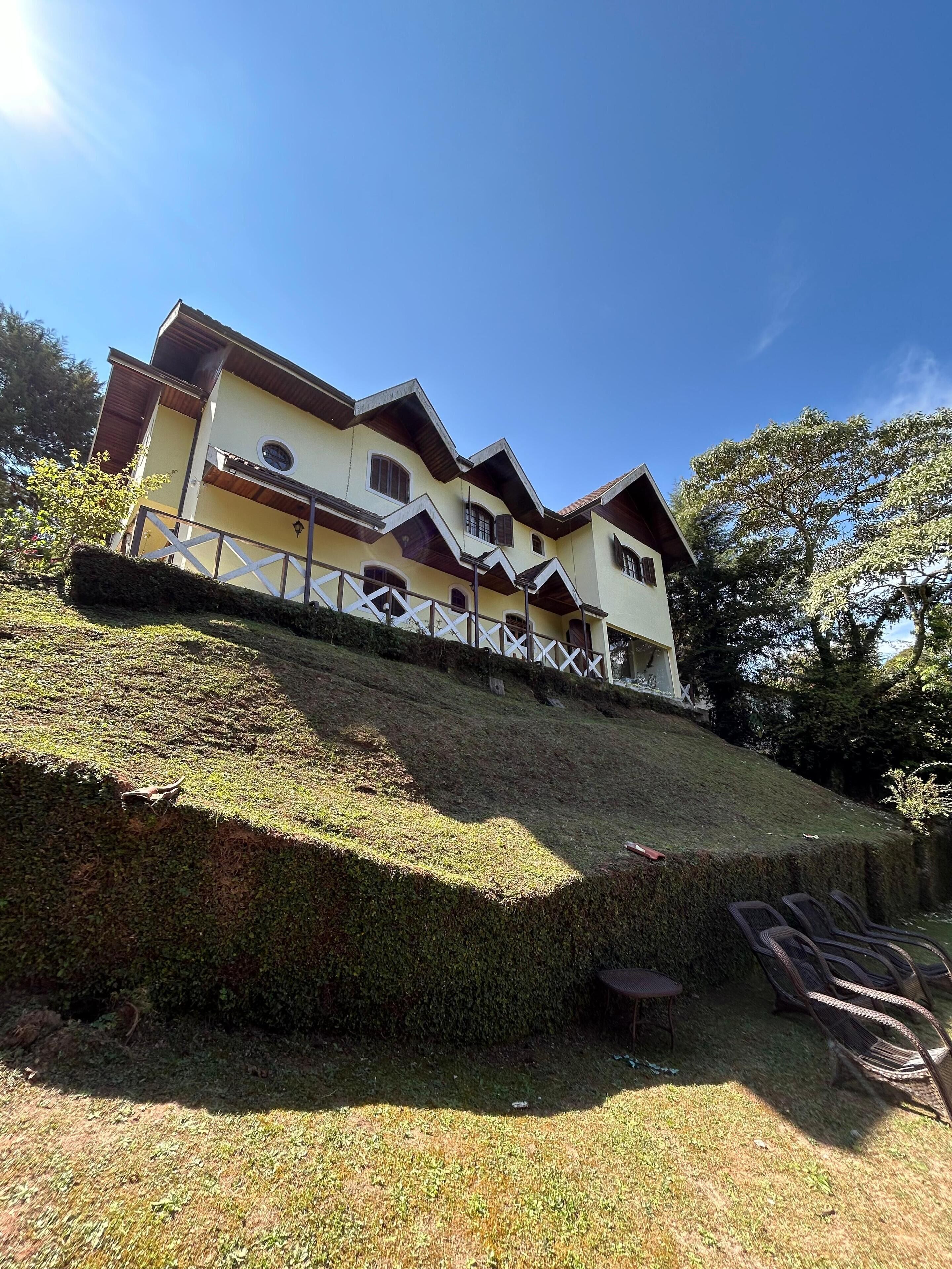 含每日吃到飽早餐