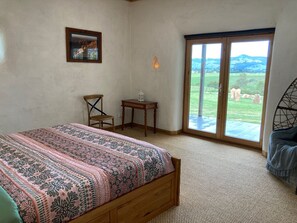 3 bedrooms, desk, iron/ironing board, WiFi