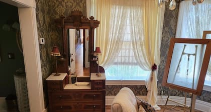 Traveling Professionals welcome at the Lincoln Suite at the PrairieOlm