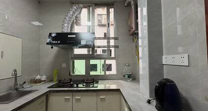 2-bedroom apartment in the heart of Chang Sha city with WiFi, AC