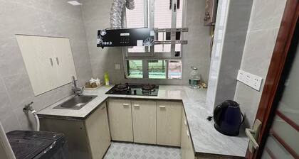 2-bedroom apartment in the heart of Chang Sha city with WiFi, AC