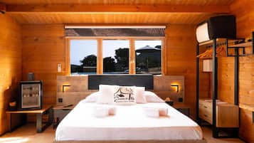 Luxury Double Room, Garden View | In-room safe, blackout drapes, free WiFi