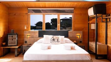 In-room safe, blackout curtains, free WiFi