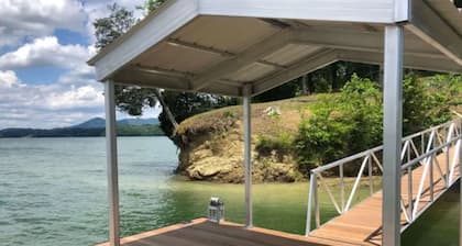 Lake views, Dock, hot tub, firepit, pet friendly