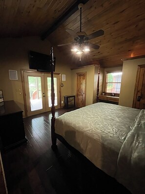 7 chambres, fer et planche à repasser, Wi-Fi, draps fournis