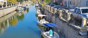 Holiday Home 'Nana's House' with Mountain View, Wi-Fi and Air Conditioning