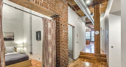 Host Family & Friends-DWTN STL Loft-Parking