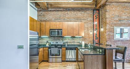 Host Family & Friends-DWTN STL Loft-Parking