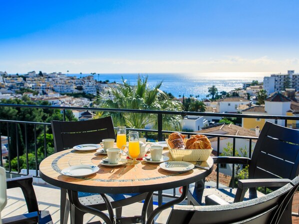 Outdoor dining - Florida by Interhome (Nerja)